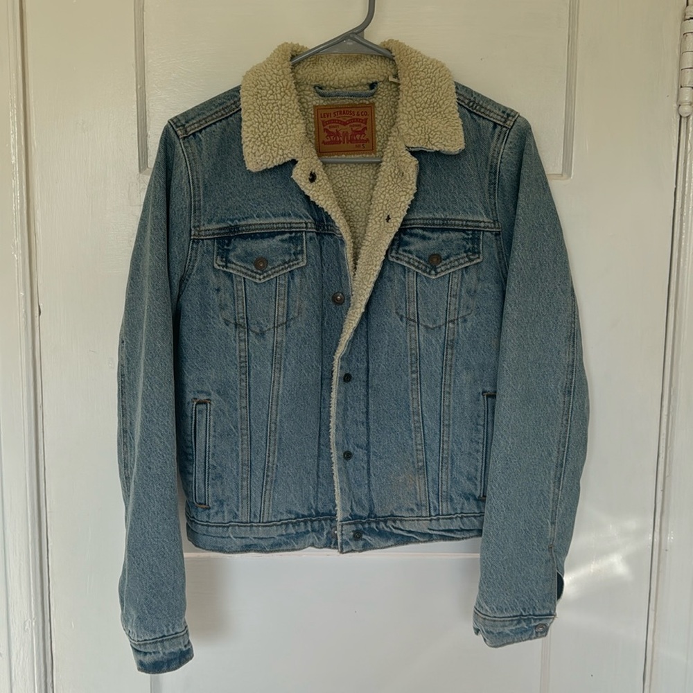 Levi’s Sherpa lined Jean Jacket (women’s - S)